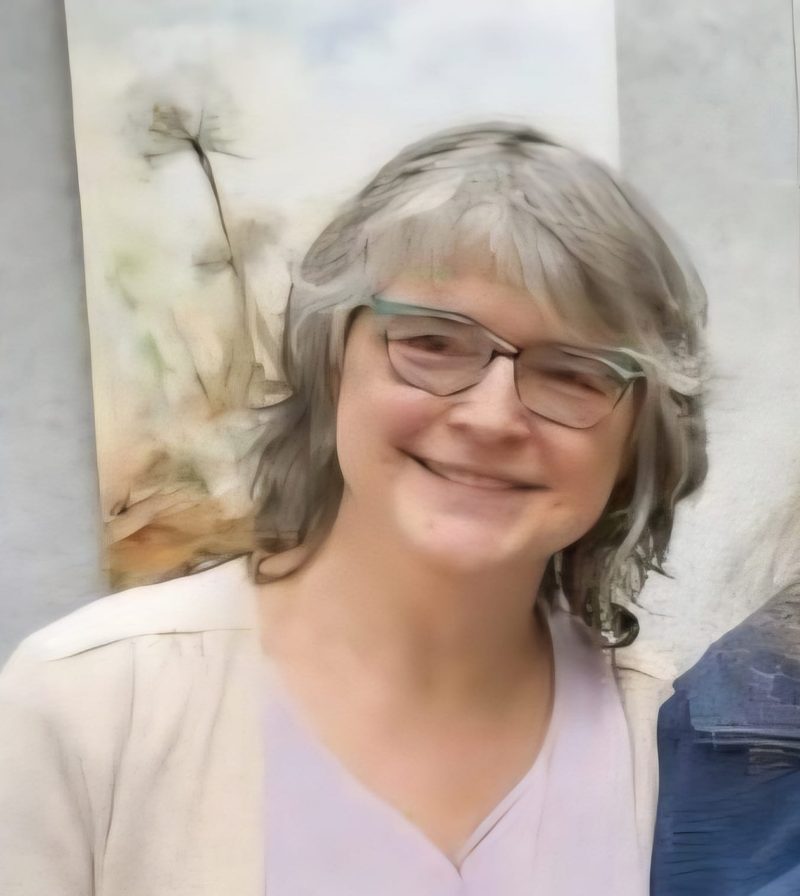 Noun Female Person 1625003
